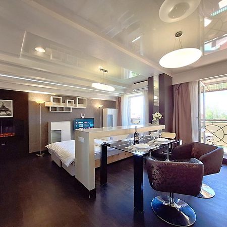 Найбільше Ліжко У Полтаві Мережа Alex Apartments Цілодобово Безконтактне Заселення Poltava Bagian luar foto